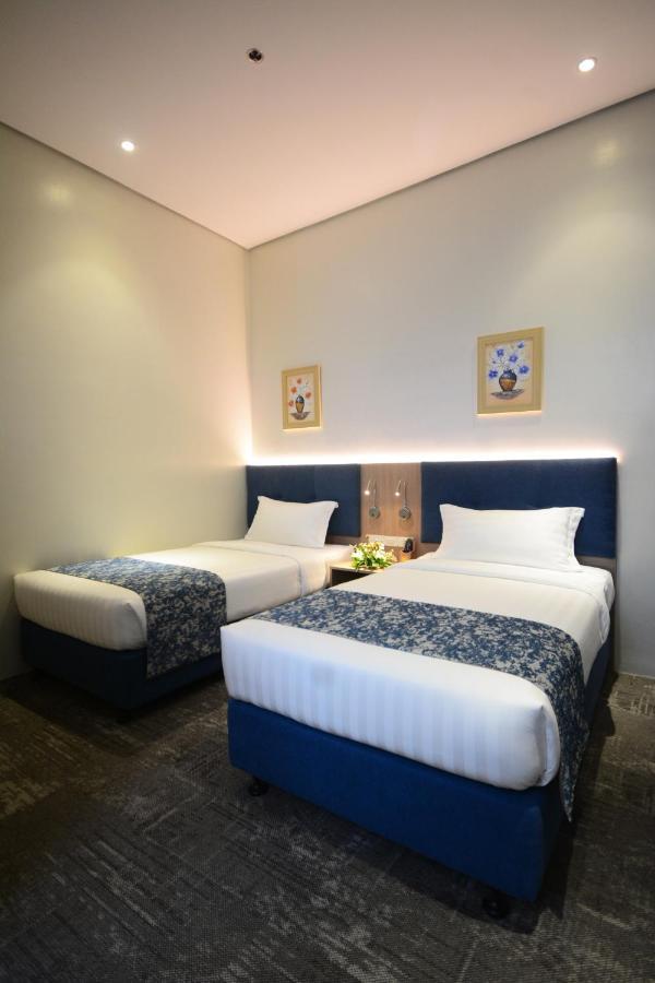 Blue Lotus Hotel Davao Bagian luar foto