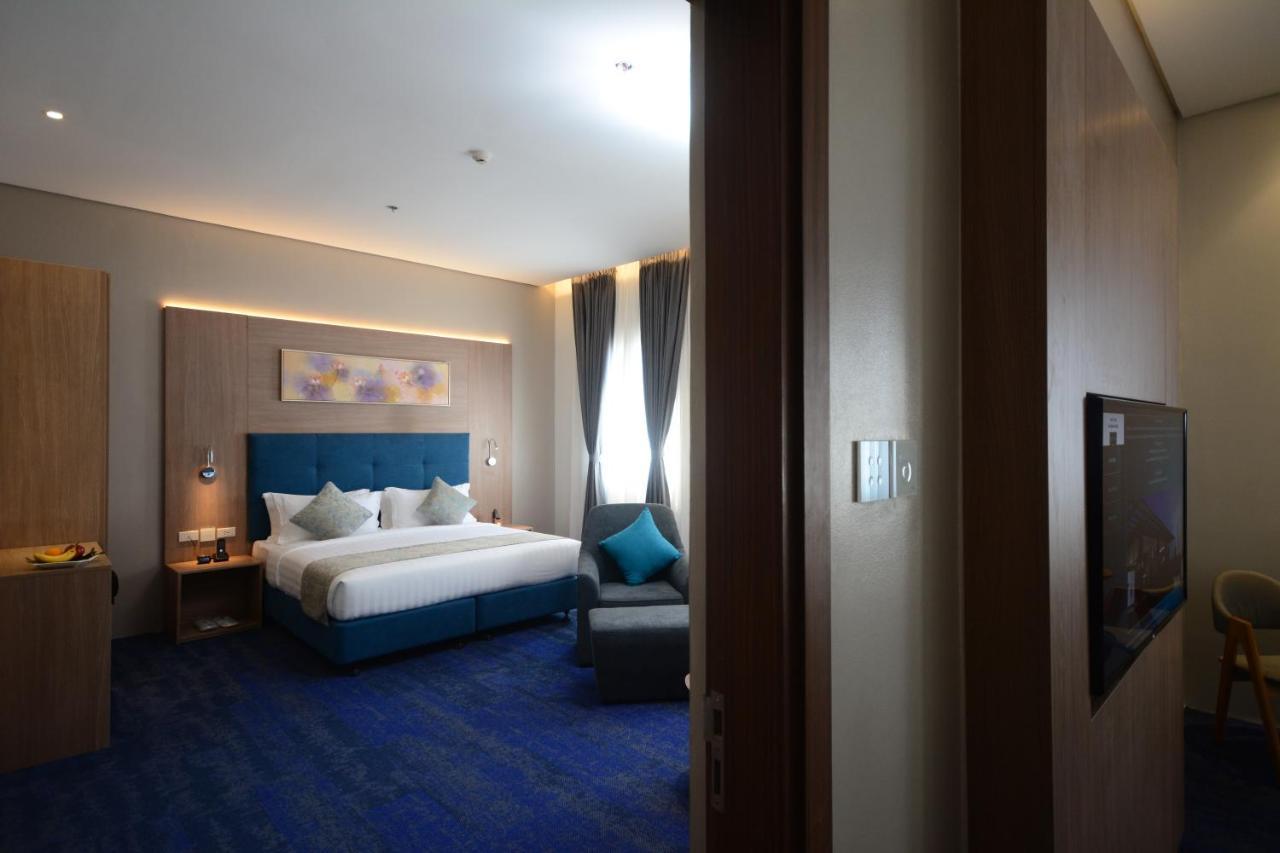Blue Lotus Hotel Davao Bagian luar foto