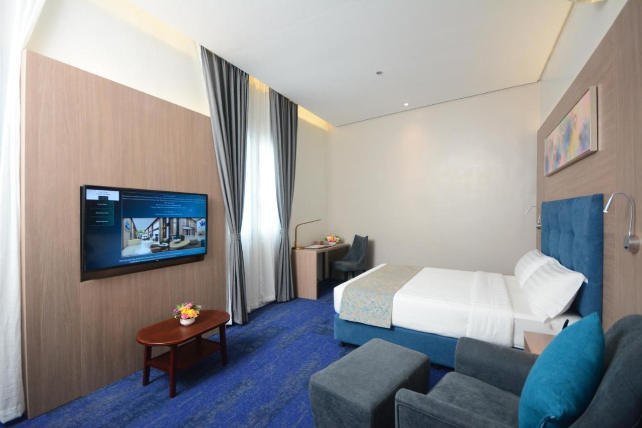 Blue Lotus Hotel Davao Bagian luar foto