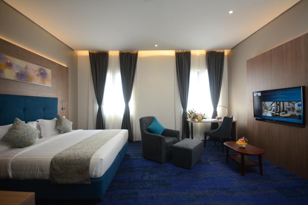 Blue Lotus Hotel Davao Bagian luar foto